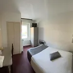 De La Grande Cascade Hotel