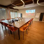 De La Grande Cascade Hotel