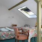 Hotel De La Grande Cascade 2*