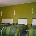 De La Grande Cascade Hotel