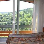 Hotel De La Grande Cascade 2*