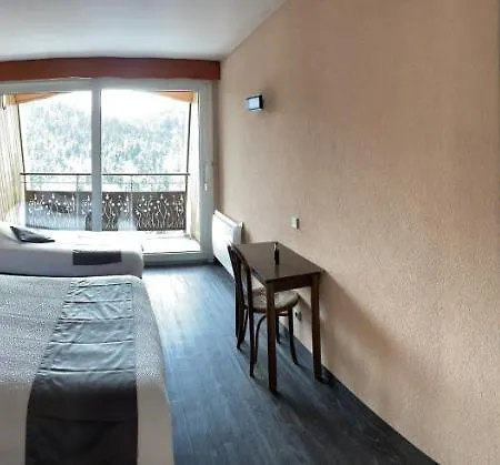 Logis De La Grande Cascade 2*