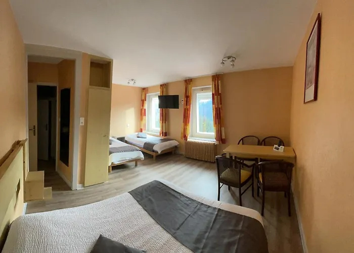 Otel De La Grande Cascade 2*